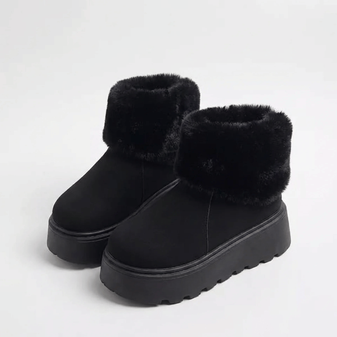 Bota Feminina Peluciada com Aba em Pelúcia