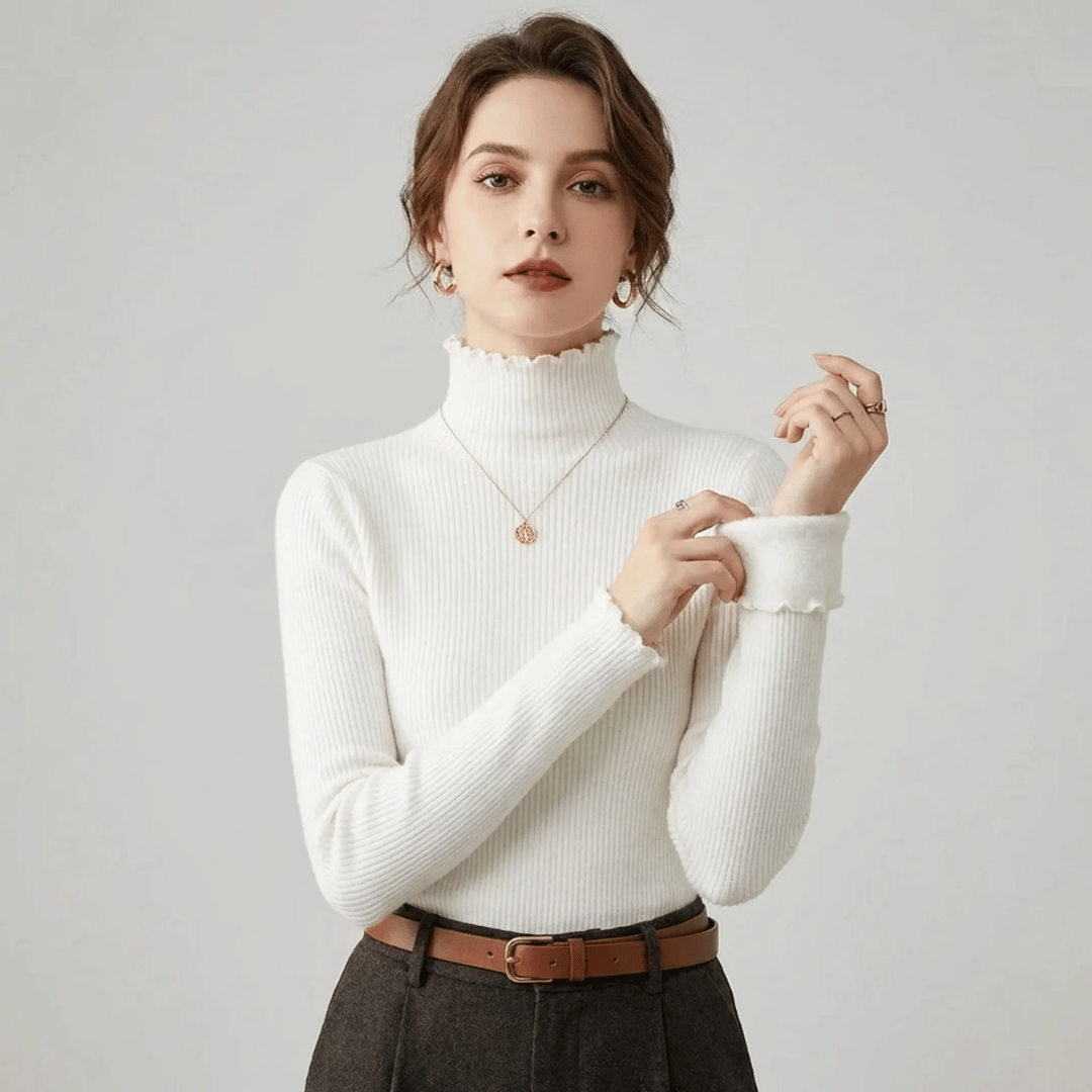 Blusa Feminina Peluciada e Canelada com Gola Alta Emma