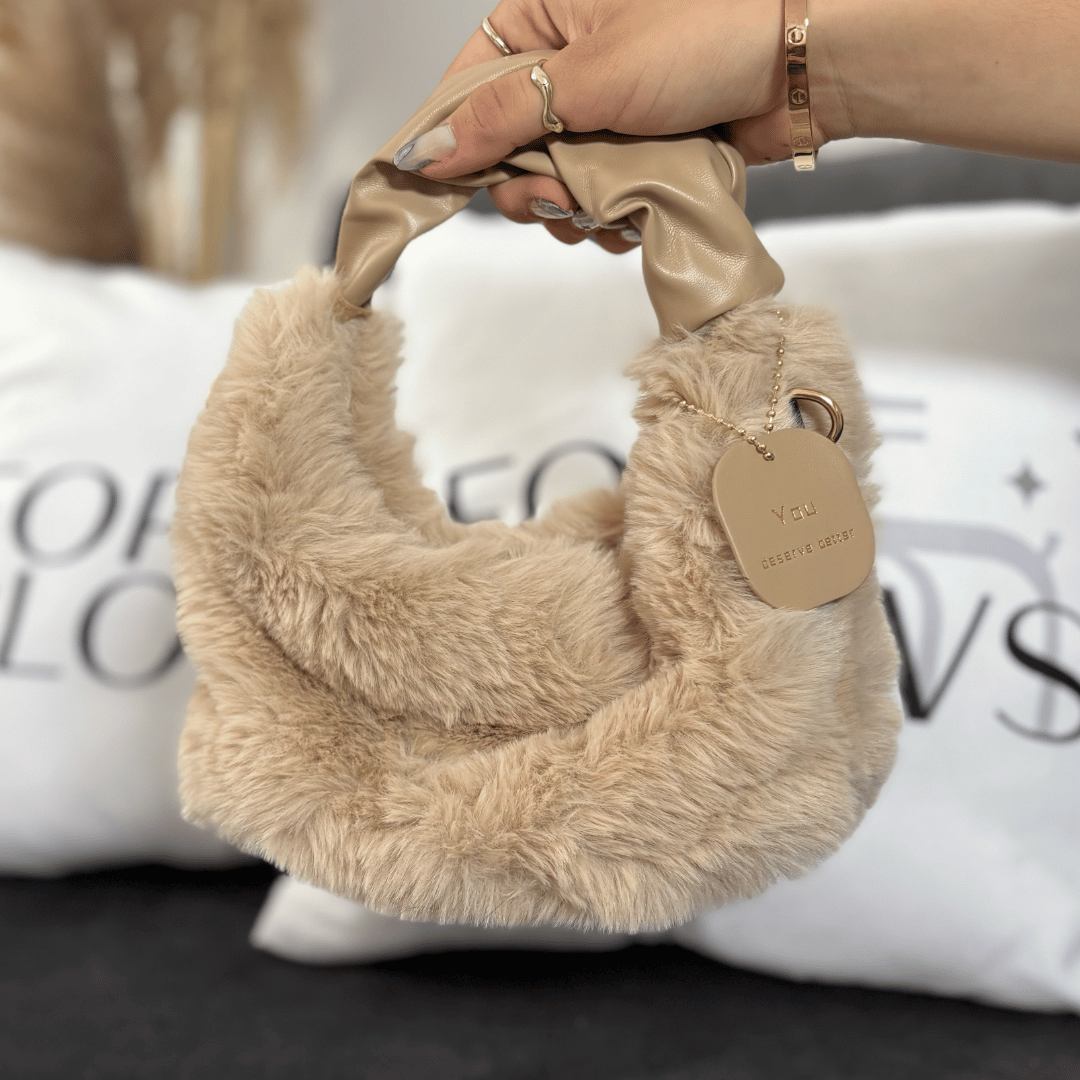 Bolsa Feminina Peluciada