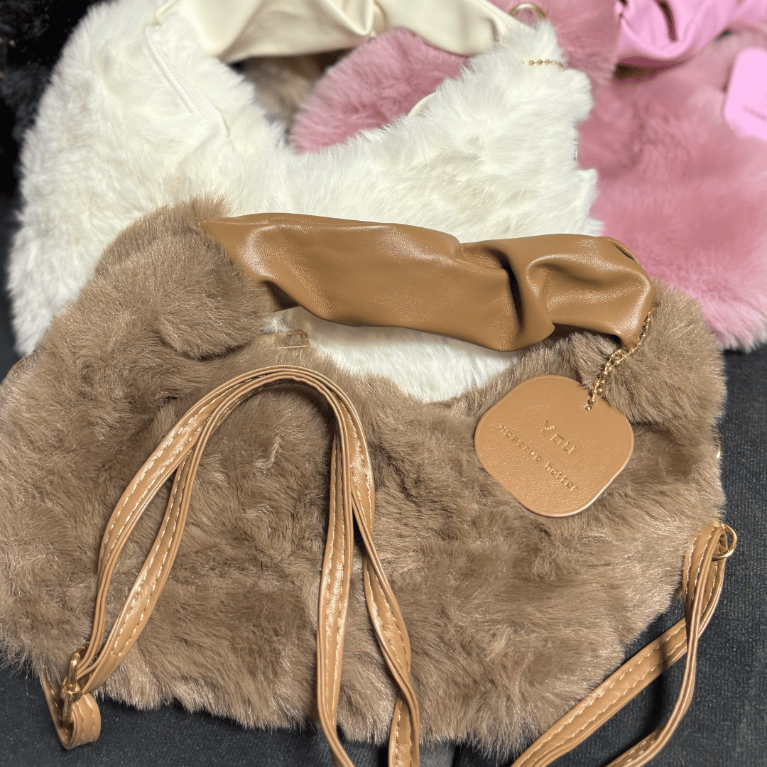 Bolsa Feminina Peluciada