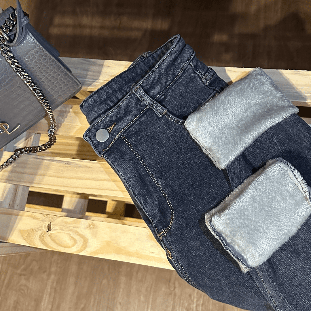 Calça Jeans Feminina com Elastano Peluciada