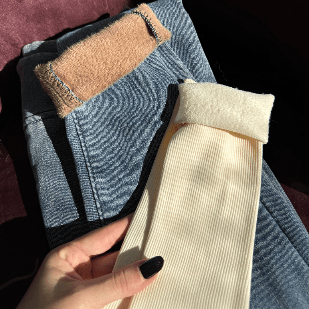 Calça Jeans Feminina Montaria Peluciada